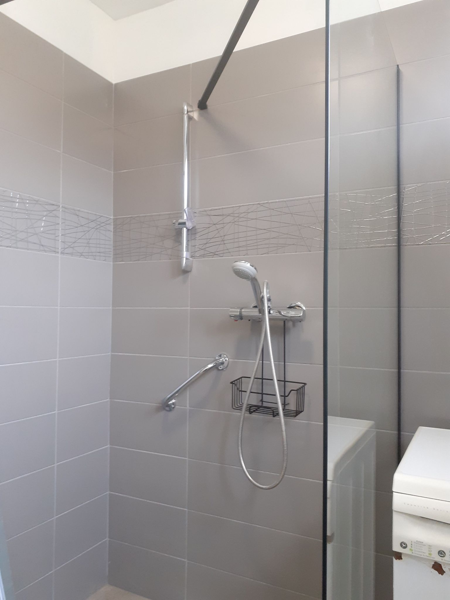 Installation d’une douche à l’italienne à Dunkerque : LUDOVIC ROLLANDT